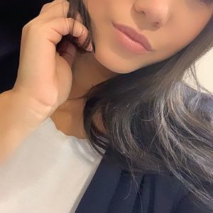 Meet your Posher, Cynthia